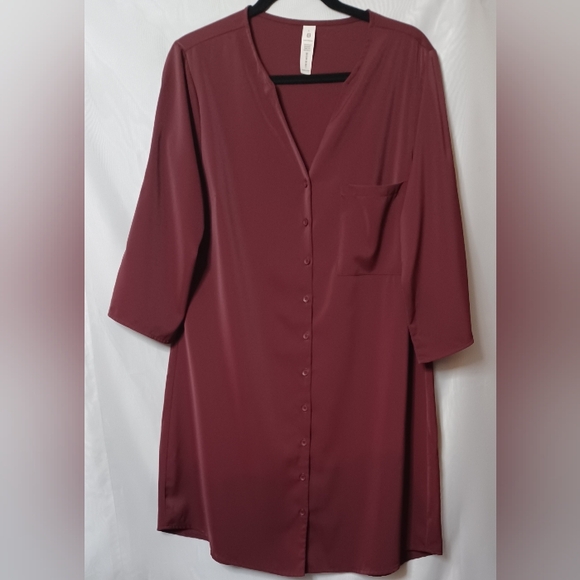 B Women's Burgundy V-Neck Button Front Midi Dress. Size L - Picture 6 of 9